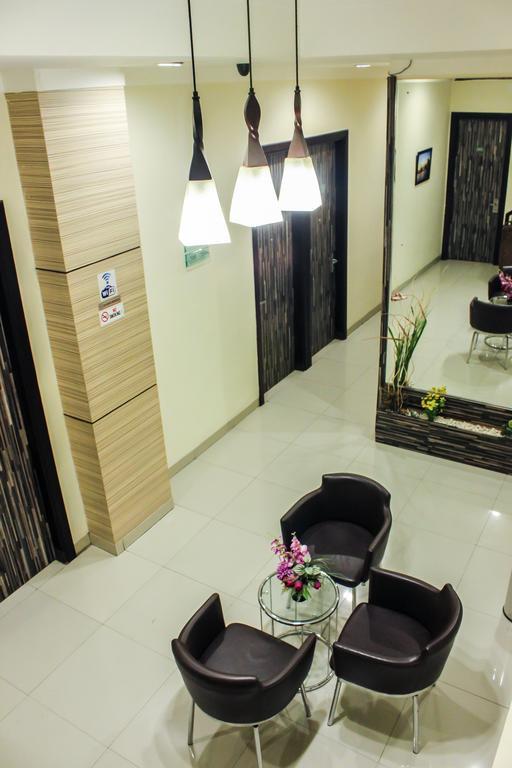 Vindhika Hotel Makassar Eksteriør billede