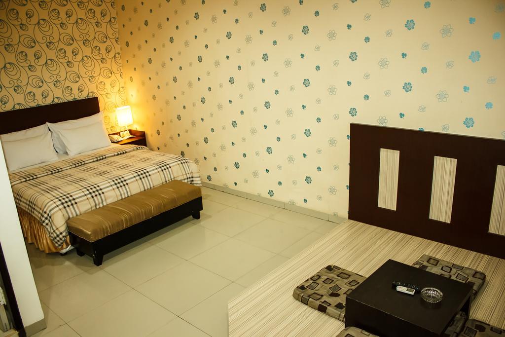 Vindhika Hotel Makassar Eksteriør billede