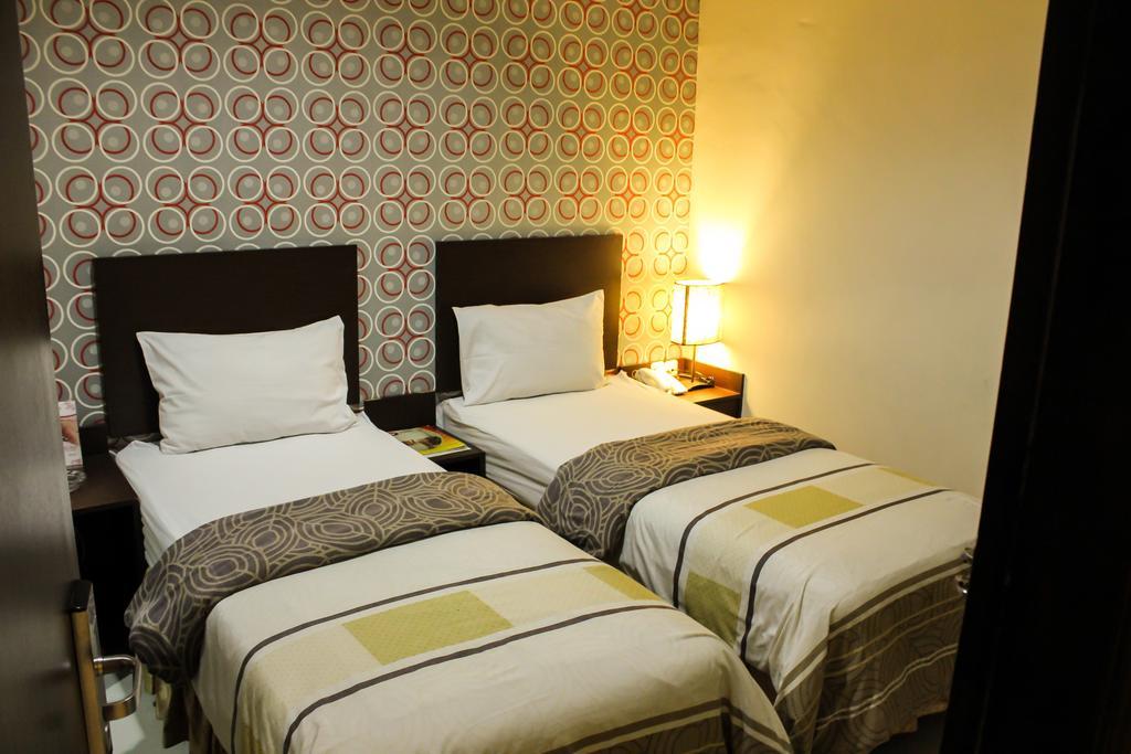 Vindhika Hotel Makassar Eksteriør billede