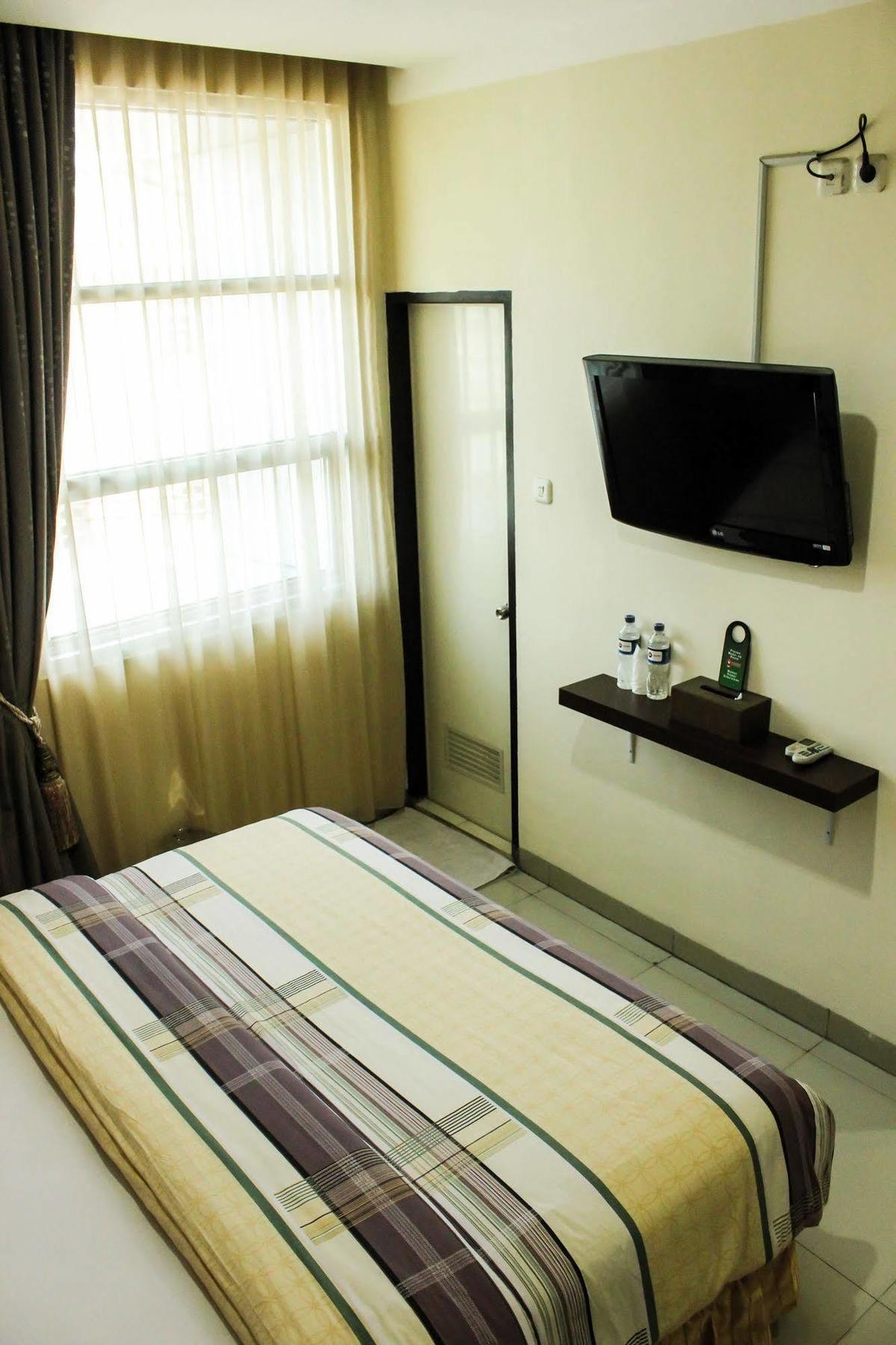 Vindhika Hotel Makassar Eksteriør billede
