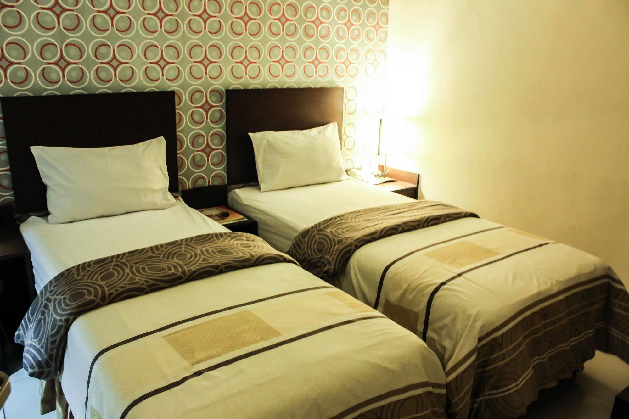 Vindhika Hotel Makassar Eksteriør billede