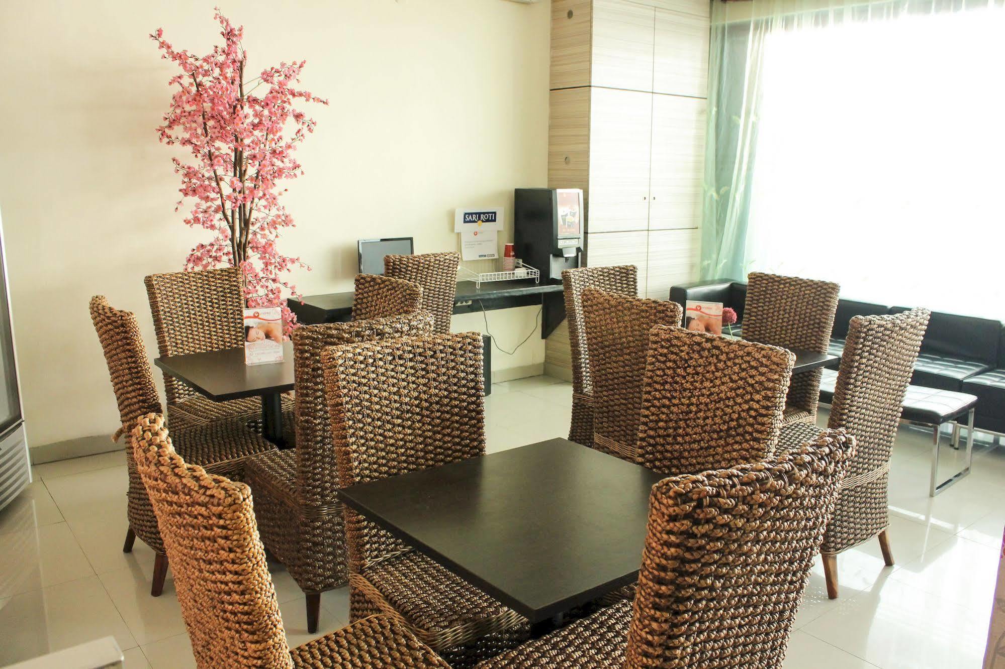 Vindhika Hotel Makassar Eksteriør billede