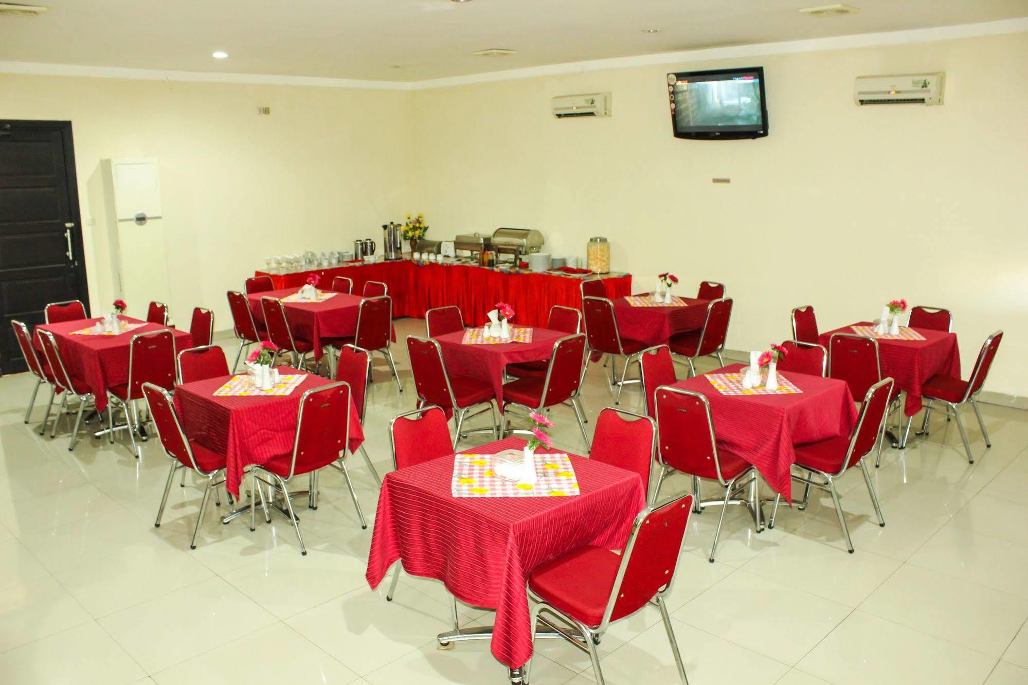 Vindhika Hotel Makassar Eksteriør billede